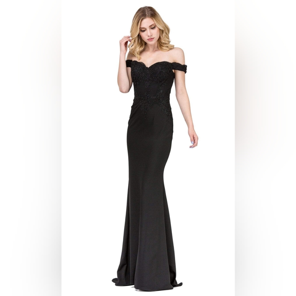 Lace Appliqué Off-the-Shoulder Sweetheart Neckline Sheath Evening Gown